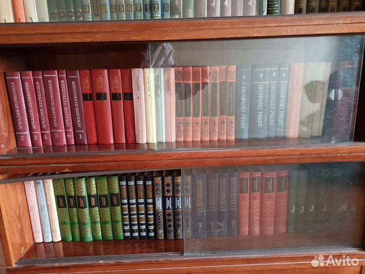 Много разных книг