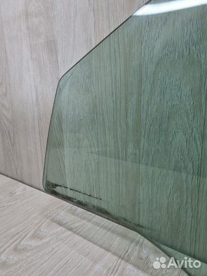 Стекло двери переднее левое Opel Astra H 2004-2014