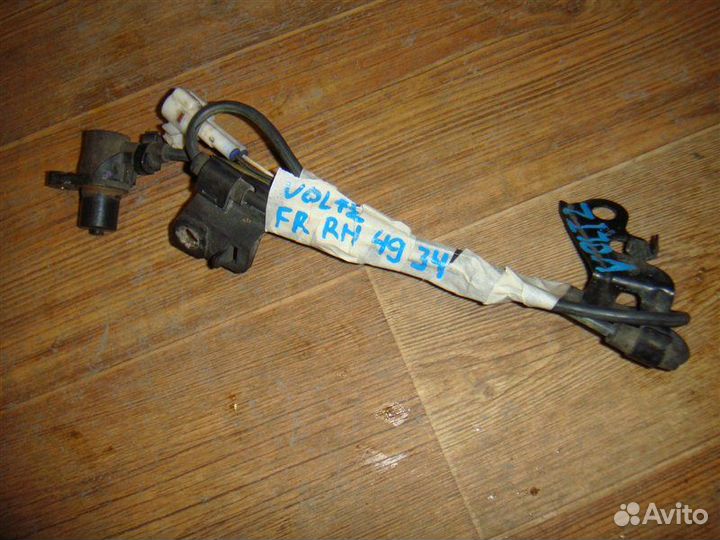 Датчик abs передний правый Toyota Voltz ZZE136