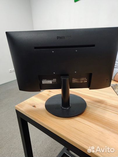 Монитор Philips 220V8L черный 21,5 дюйма