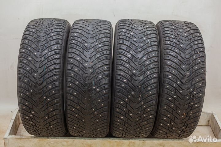 Nokian Tyres Hakkapeliitta 8 215/60 R16 99T