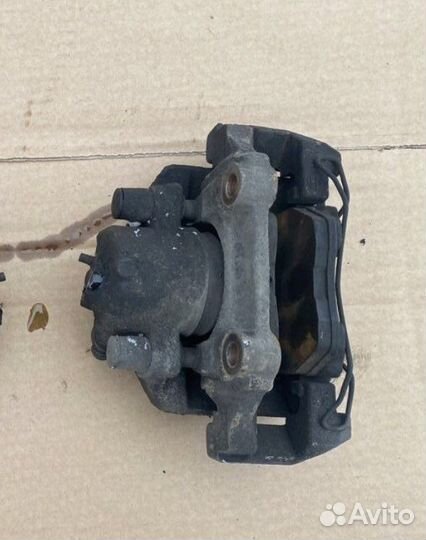 Супорт правый Volkswagen Polo 5 седан