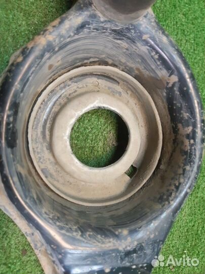 Рычаг задний правый Ford Focus 2 седан 1.8 2008