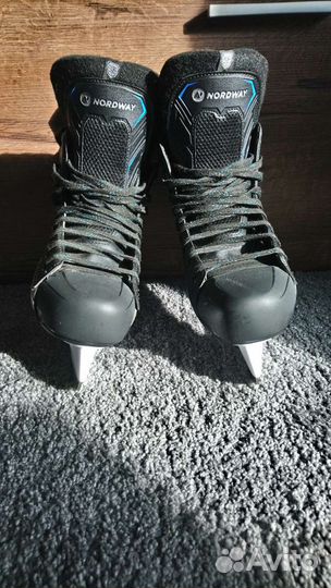 Коньки хоккейные