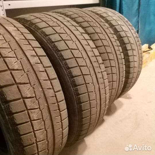 Bridgestone Blizzak Ice 215/65 R16