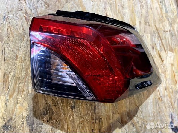 Правый фонарь Тойота рав-4