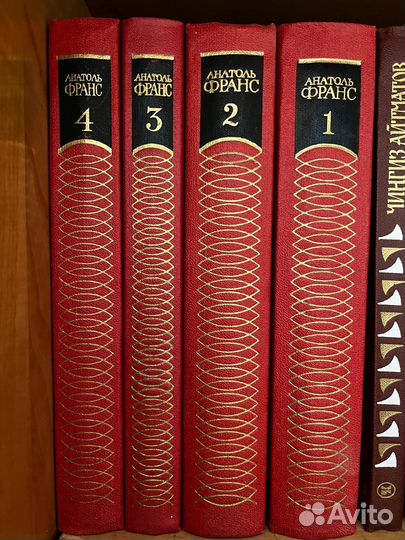 Книги в ассортименте