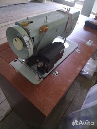 Швейная машина Подольск 142