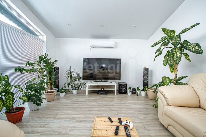 Дом 186,1 м² на участке 6 сот.