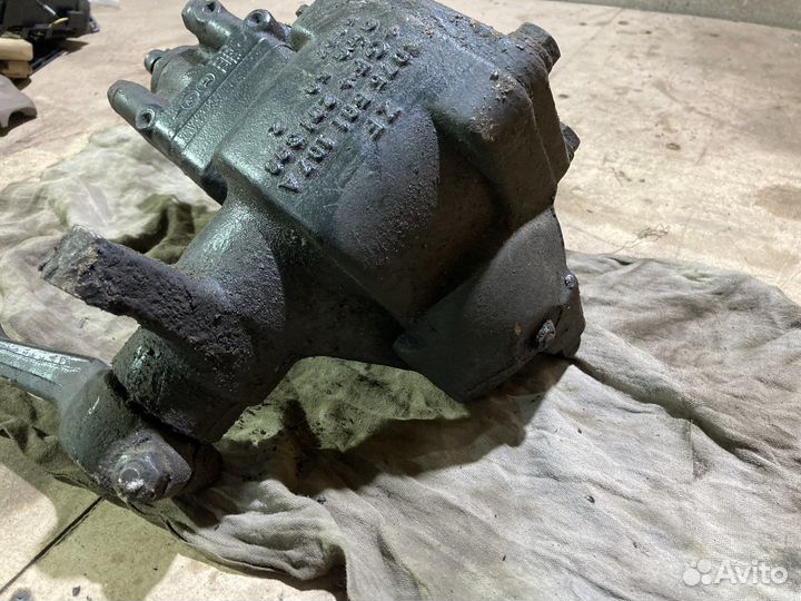 Рулевой редуктор BMW E38