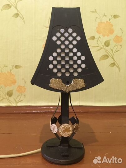 Лампа настольная