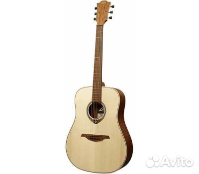 Акустическая гитара