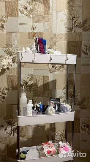 Этажерка на колесиках для ванны и салона