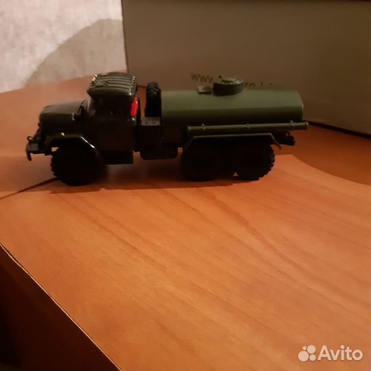 Модель 1 43 ЗИЛ 131 бензовоз цвет хаки