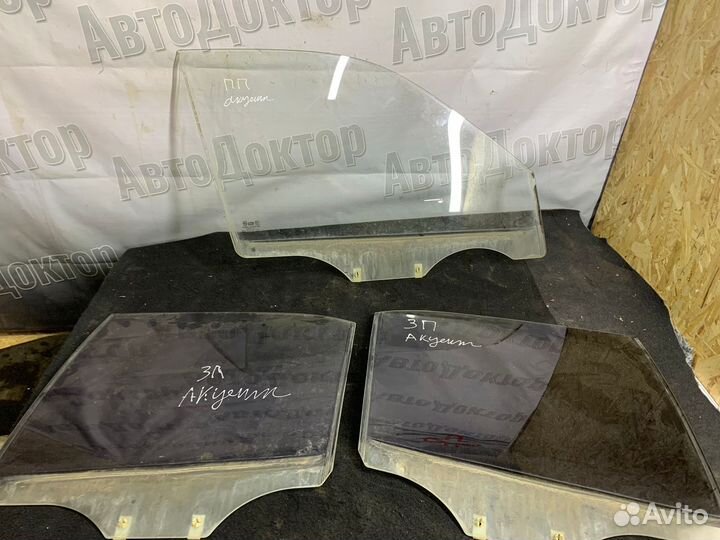 Стекло заднее левое Hyundai Accent