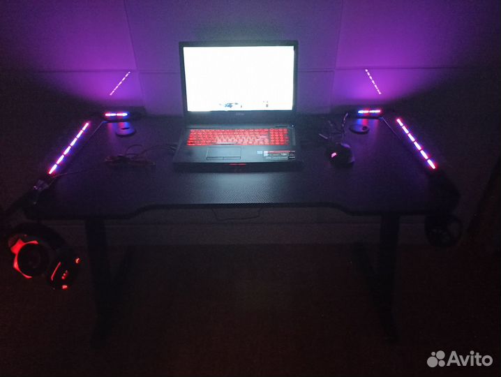 Компьютерные столы игровые светящиеся новые достав