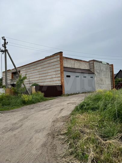 Помещение 800 м², с земельным участком