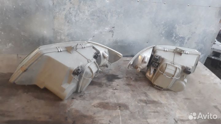 Фары передние Mercedes W638