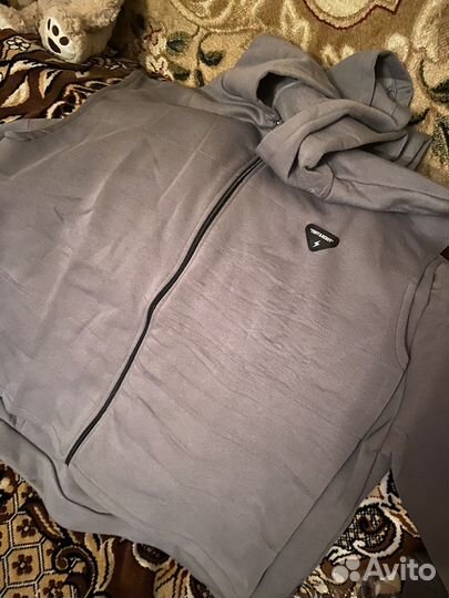 Спортивный костюм женский