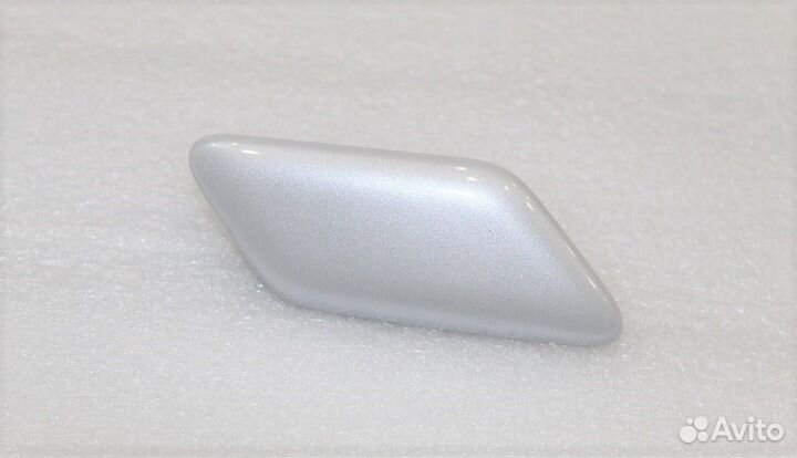 Camry 70 Крышка омывателя правая Оригинал 18-21