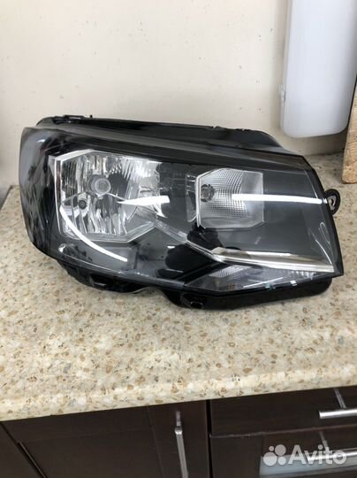 Фара правая Volkswagen T6 2015-2019