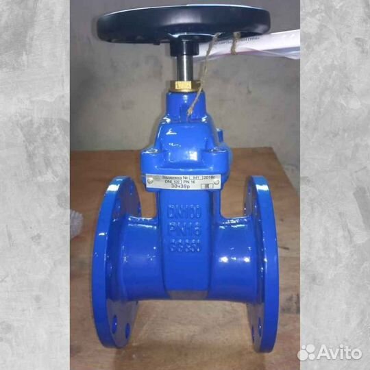 Чугунная задвижка новая