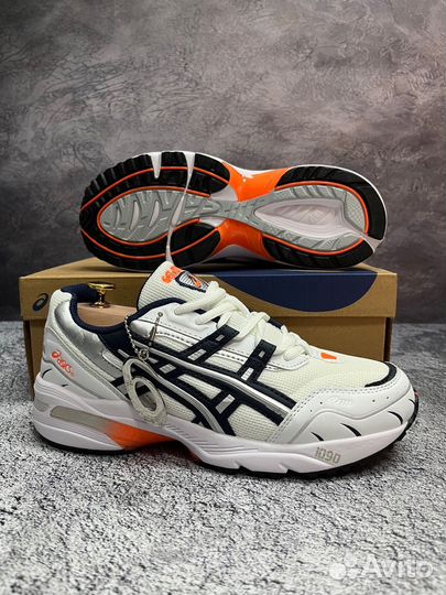 Кроссовки asics