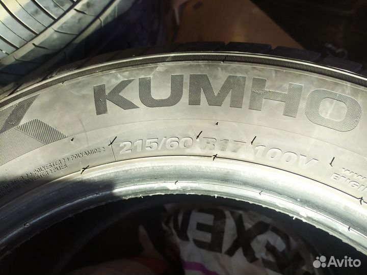 Kumho Ecsta HS52 215/60 R17