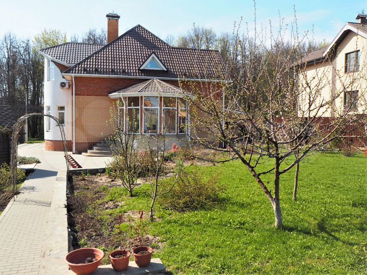 Дом 162 м² на участке 12 сот.