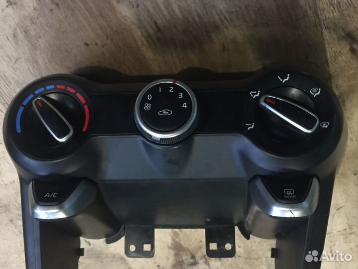 Блок управления отопителем Киа Рио Kia Rio 4