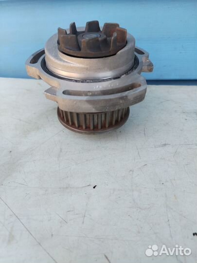 Насос водяной VW golf 2/3 1,0/1,3/1,4/1,6 97