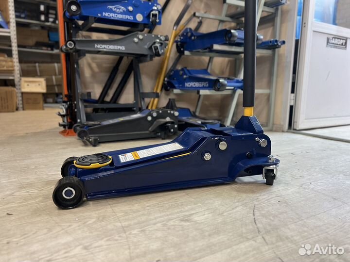 Домкрат подкатной 3.5 тонны