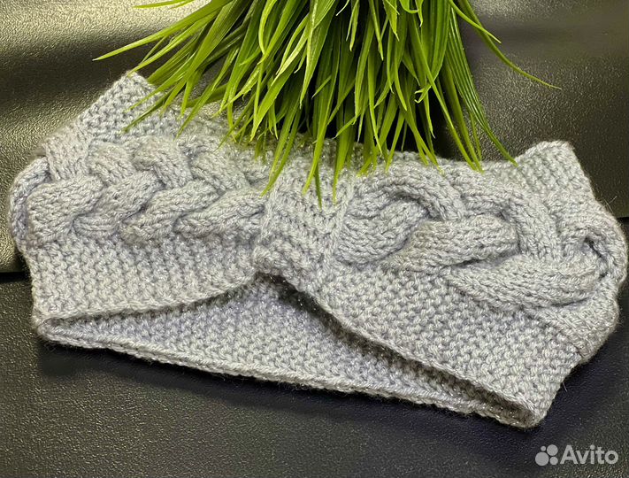 Повязка на голову вязаная