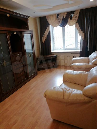2-к. квартира, 80 м², 2/10 эт.