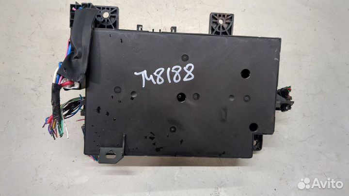 Блок предохранителей Mitsubishi Outlander