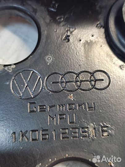 Кронштейн вакуумного насоса Skoda Octavia A5 1.6