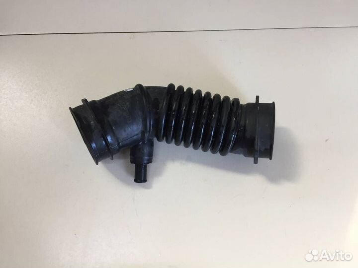 Патрубок воздушного фильтра Toyota Corolla E150 20