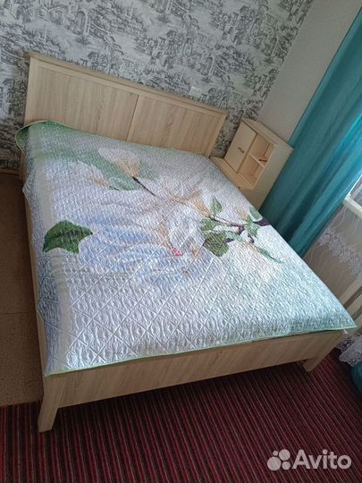 Кровать двуспальная 160х200 с матрасом бу