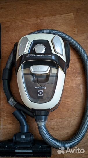 Пылесос Electrolux Z9930 на з/п