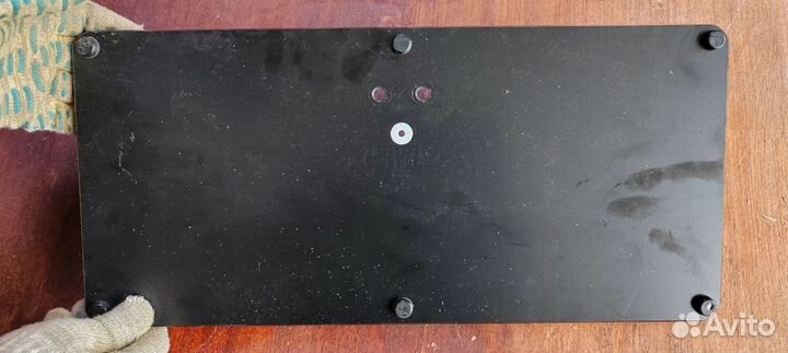 Стеклянная подставка под телевизор