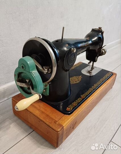 Швейная машинка б/у