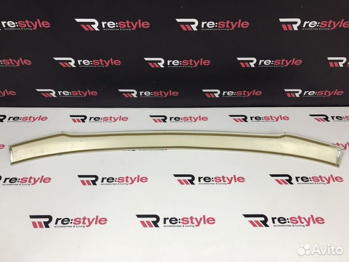 Спойлер Toyota Land Cruiser 200 с 2016 белый B341