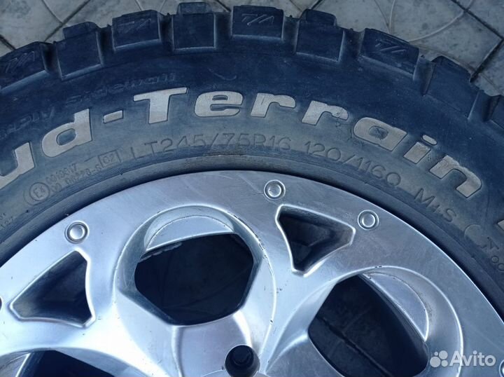 Bfgoodrich Mud-Terrain T/A KM2 245/75 R16 120