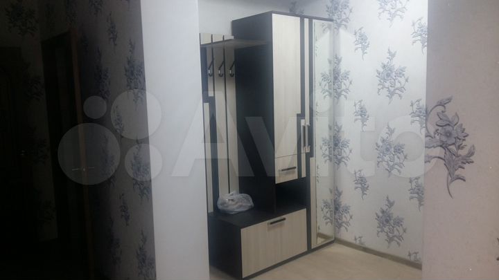 2-к. квартира, 61 м², 1/10 эт.