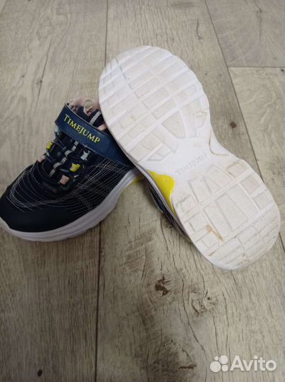 Кроссовки детские