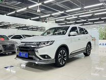 Mitsubishi Outlander 2.4 CVT, 2021, 30 000 км, с пробегом, цена 2 630 000 руб.