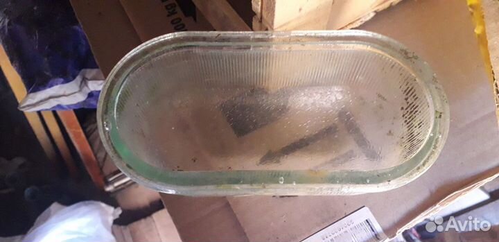 Стекло от уличного фонаря, б/у, есть маленький ско