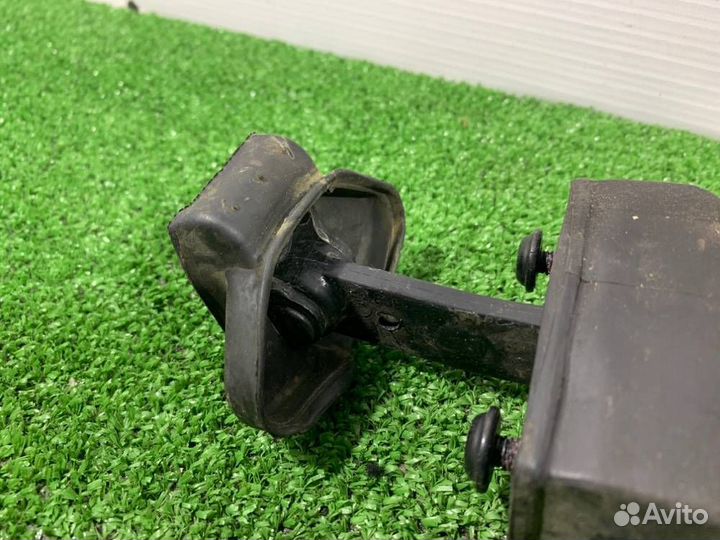 Ограничитель двери Audi Q5 8R cdnc 2009