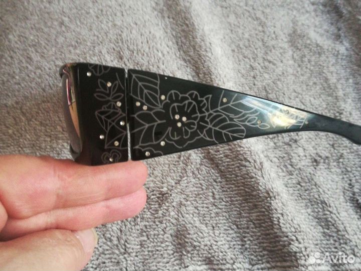 Солнцезащитные очки женские брендовые