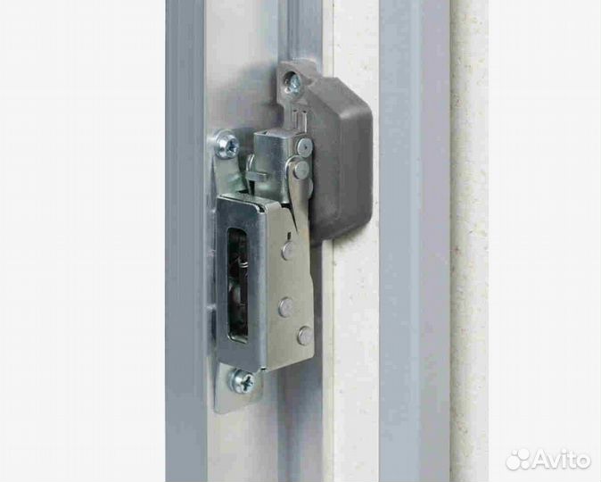 Люк под плитку нажимной 25х30 алюминиевый